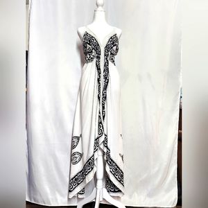 NWOT Advanced brand free size black and white handkerchief dress